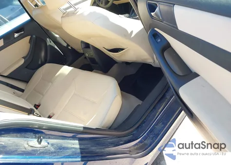 2011 Volkswagen Jetta 2.5L Se z USA, uszkodzony, nr VIN 3VWDX7AJ6BM061332